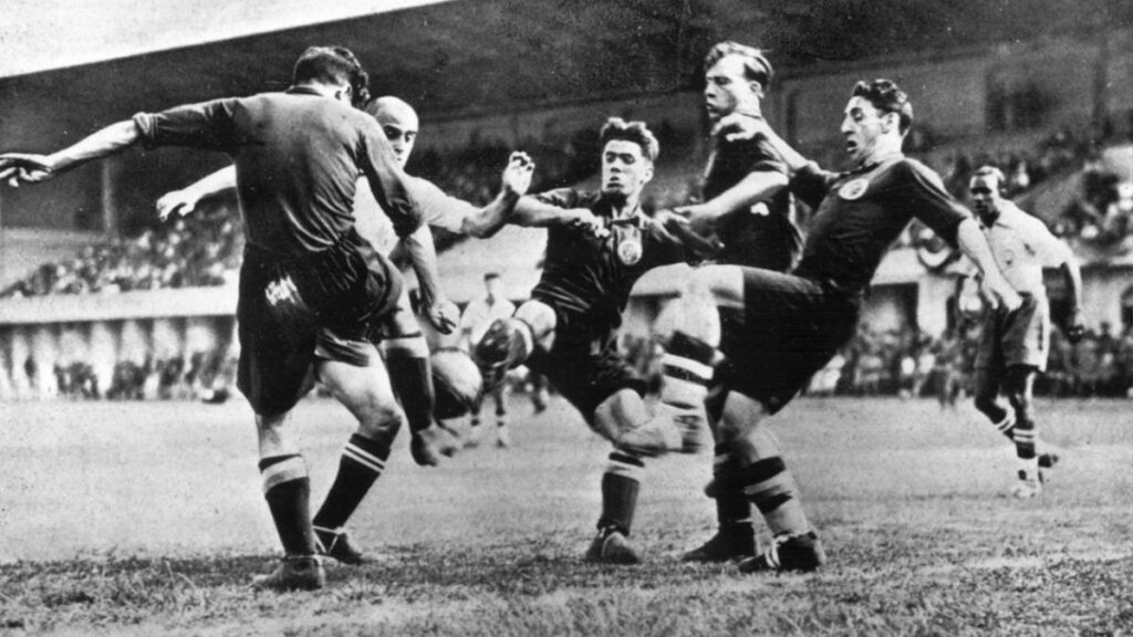 Jugadores de Italia y España en el Mundial 1934.