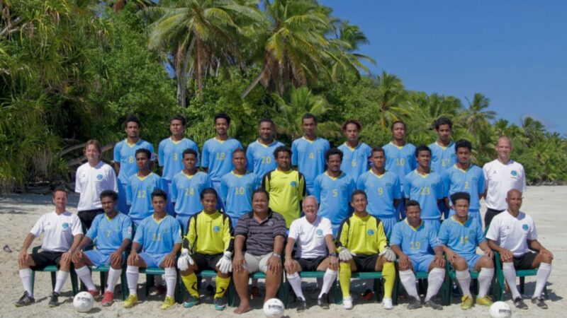 Tuvalu, la selección de fútbol que entrena en un aeropuerto y está a punto de desaparecer